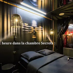 Avec Nuit Insolite Au Dandy Et Jacuzzi Privatise (adults Only) , Parigi Francia