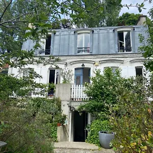 Le Grand Maulnes Bed & Breakfast Parijs